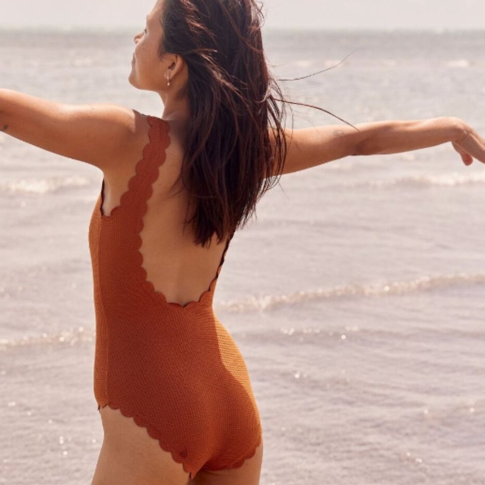 Aerie Swim Suit One Piece Waffle Scalloped Size Medium Long